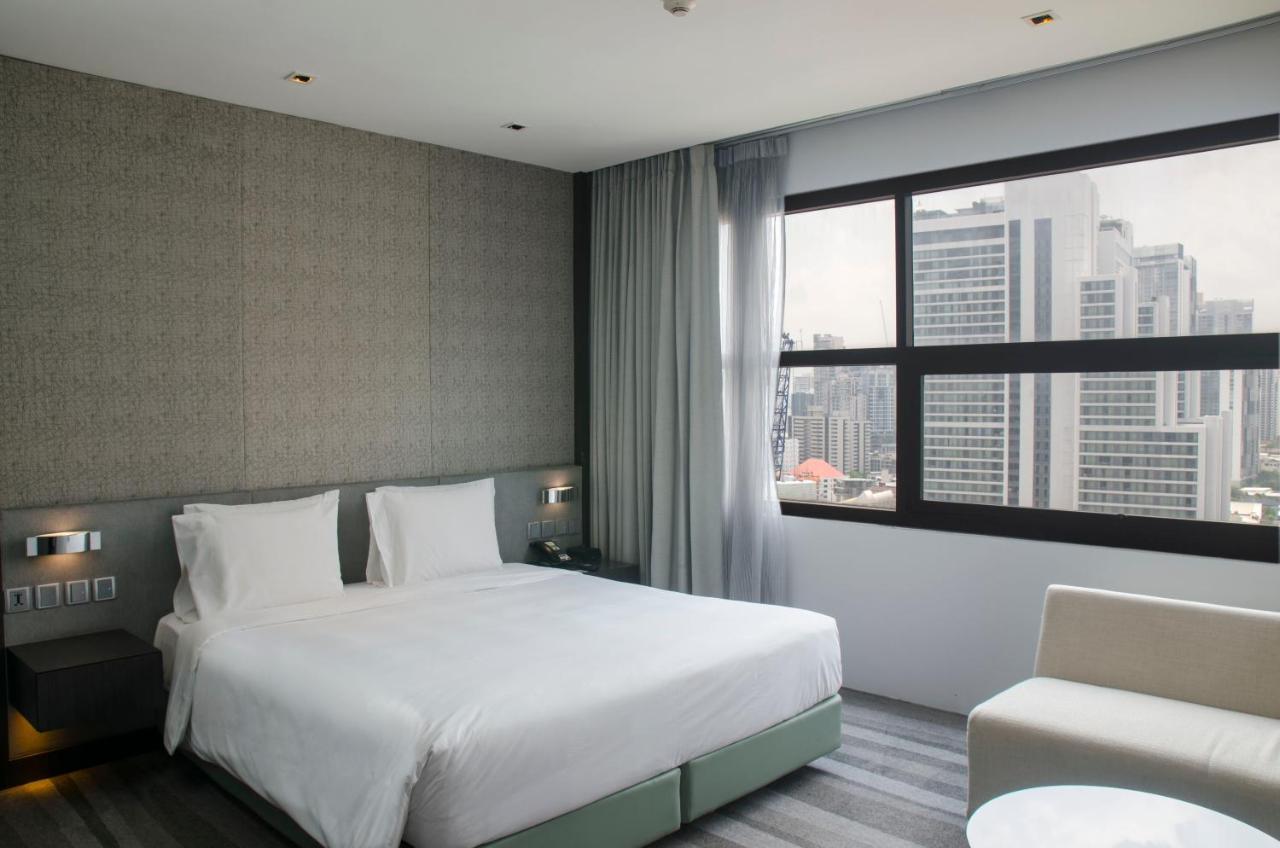 Holiday Inn Bangkok Sukhumvit By Ihg Exterior photo