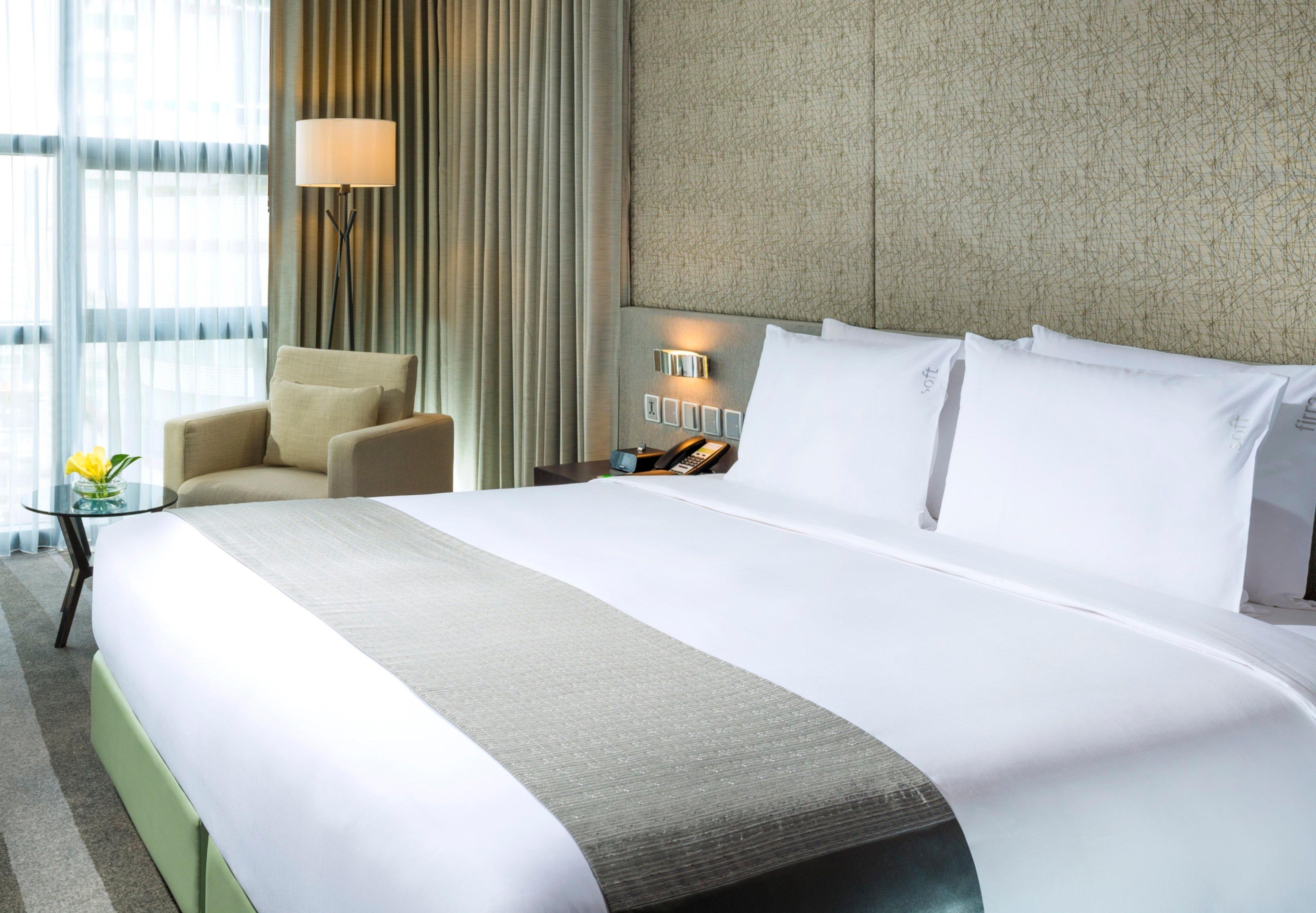 Holiday Inn Bangkok Sukhumvit By Ihg Exterior photo