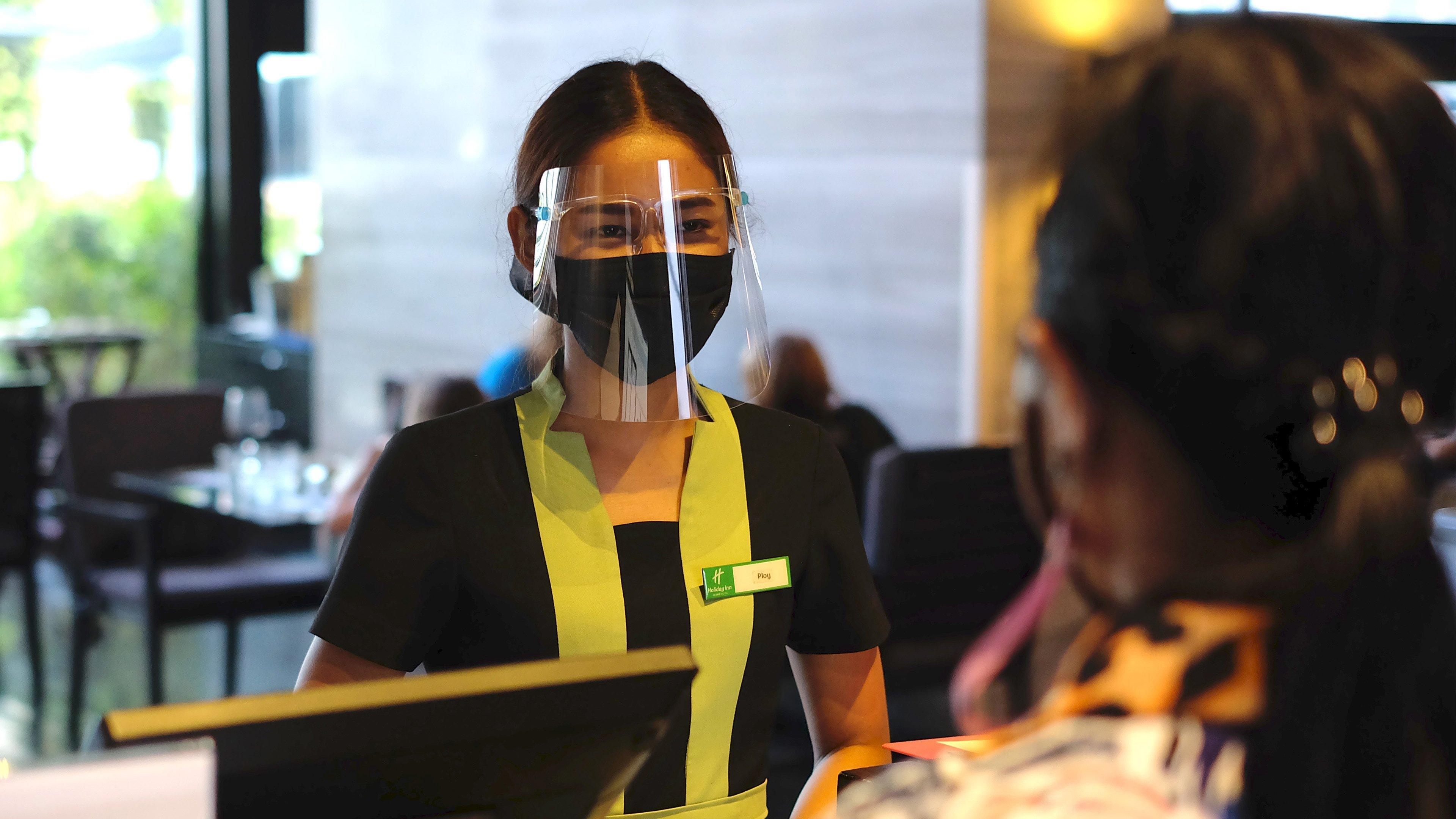 Holiday Inn Bangkok Sukhumvit By Ihg Exterior photo