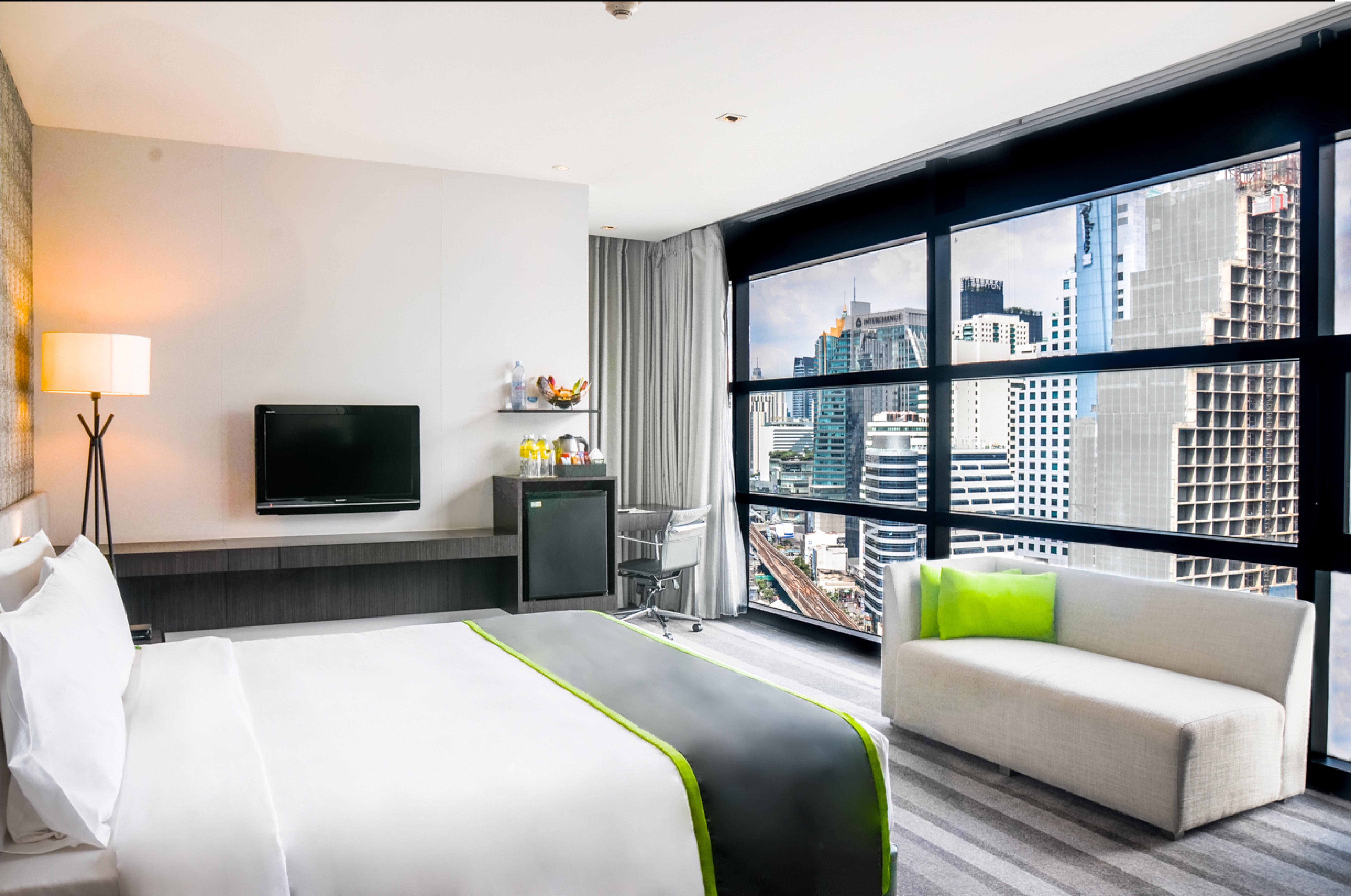Holiday Inn Bangkok Sukhumvit By Ihg Exterior photo