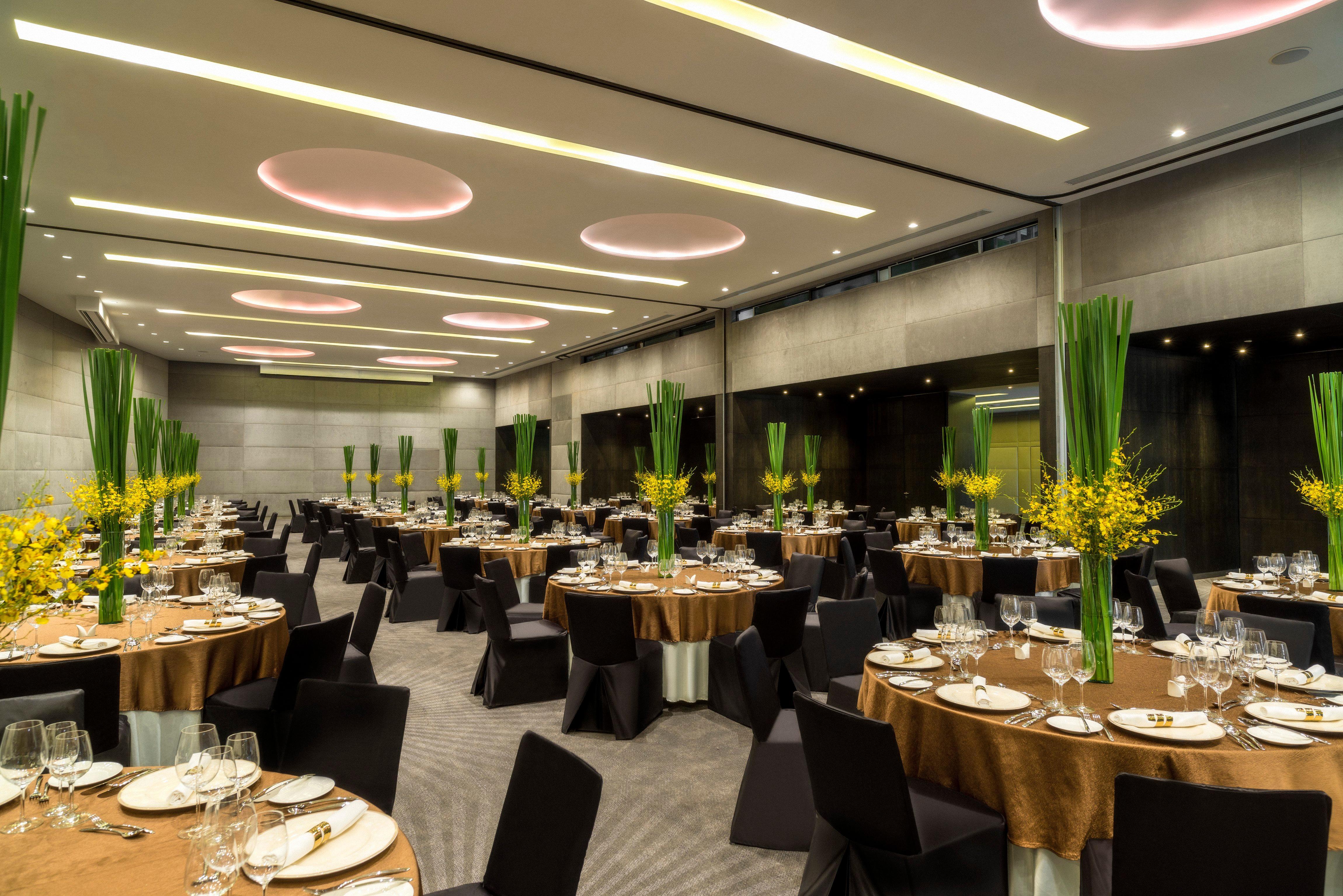 Holiday Inn Bangkok Sukhumvit By Ihg Exterior photo