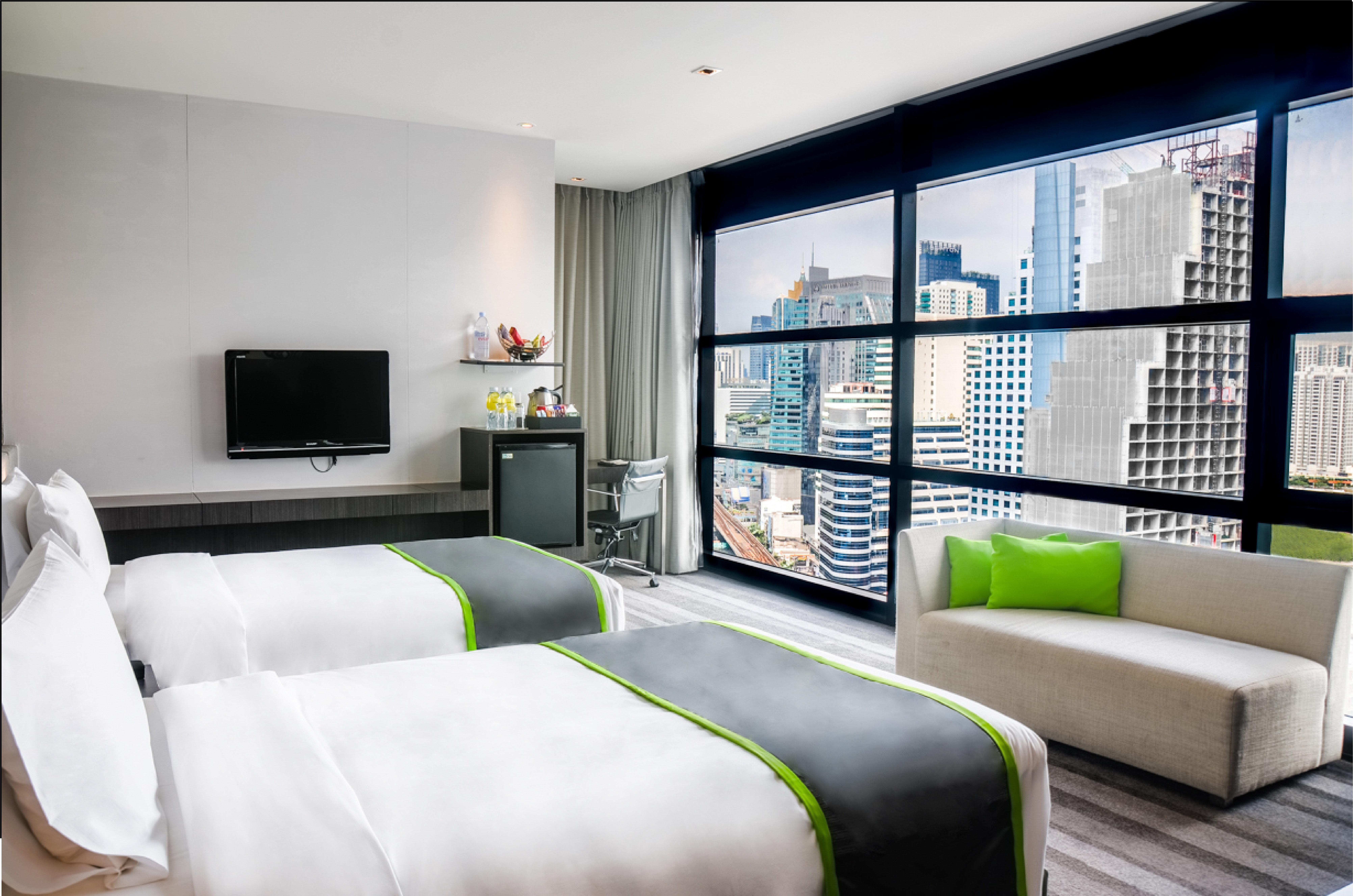 Holiday Inn Bangkok Sukhumvit By Ihg Exterior photo