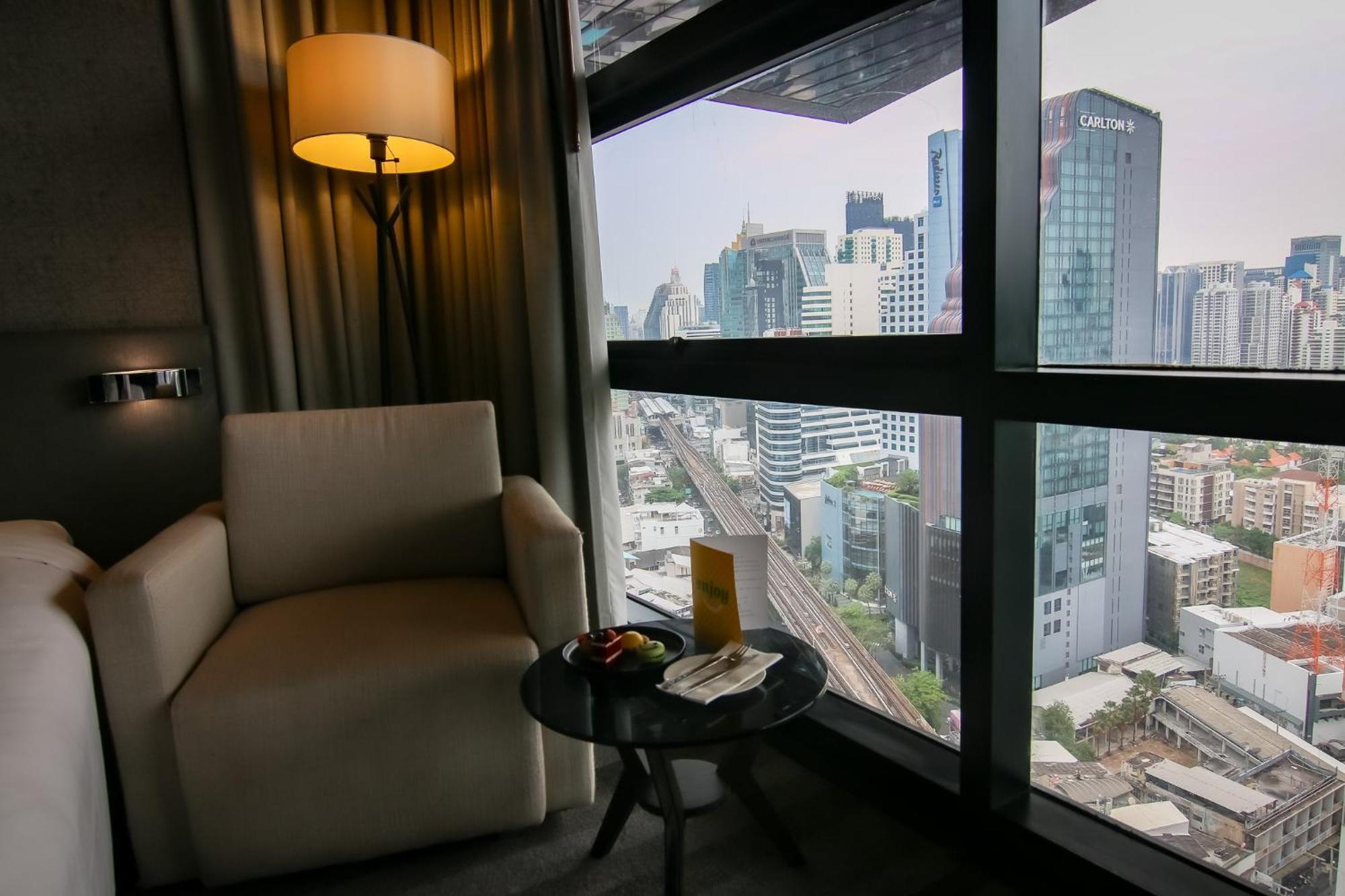 Holiday Inn Bangkok Sukhumvit By Ihg Exterior photo
