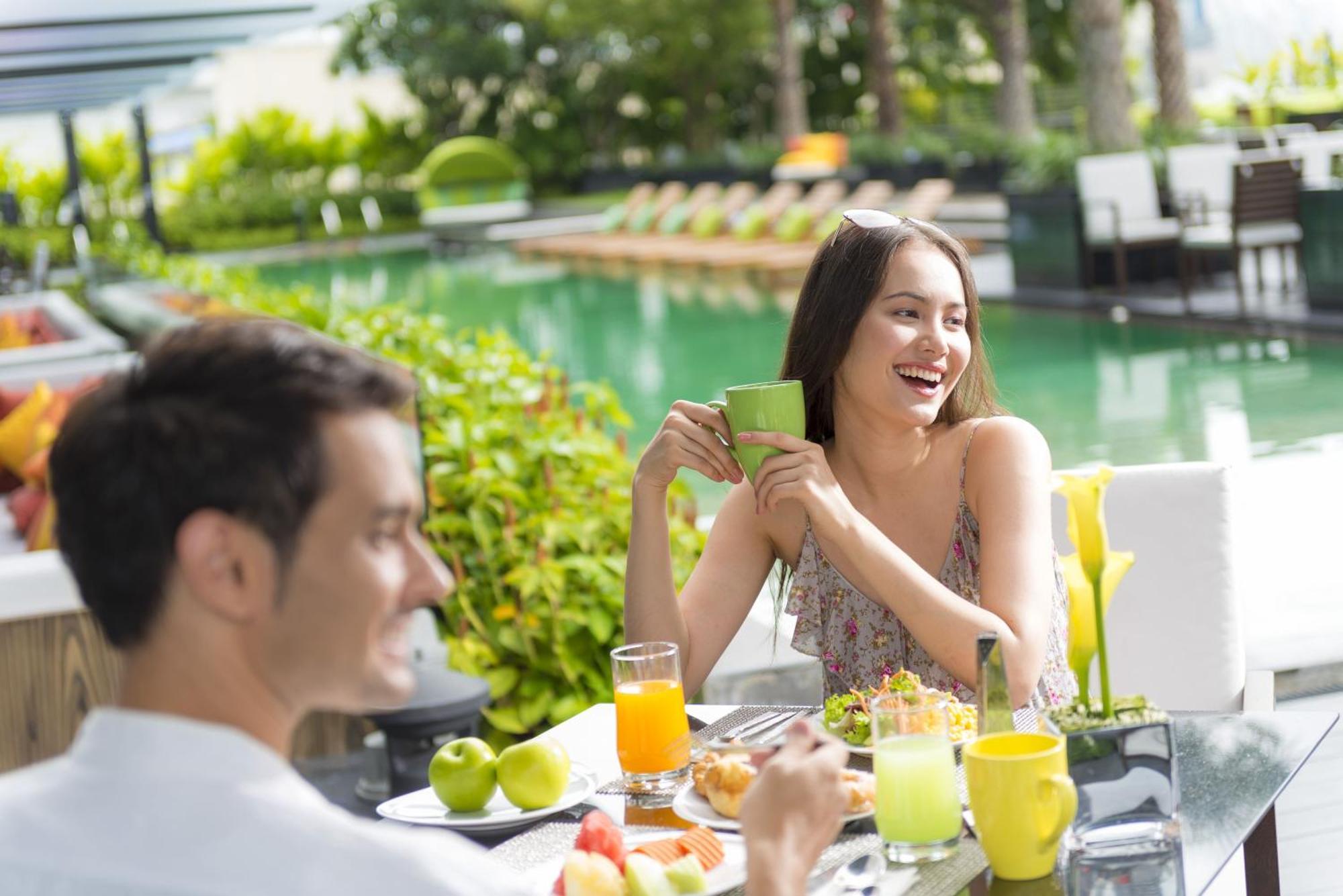 Holiday Inn Bangkok Sukhumvit By Ihg Exterior photo