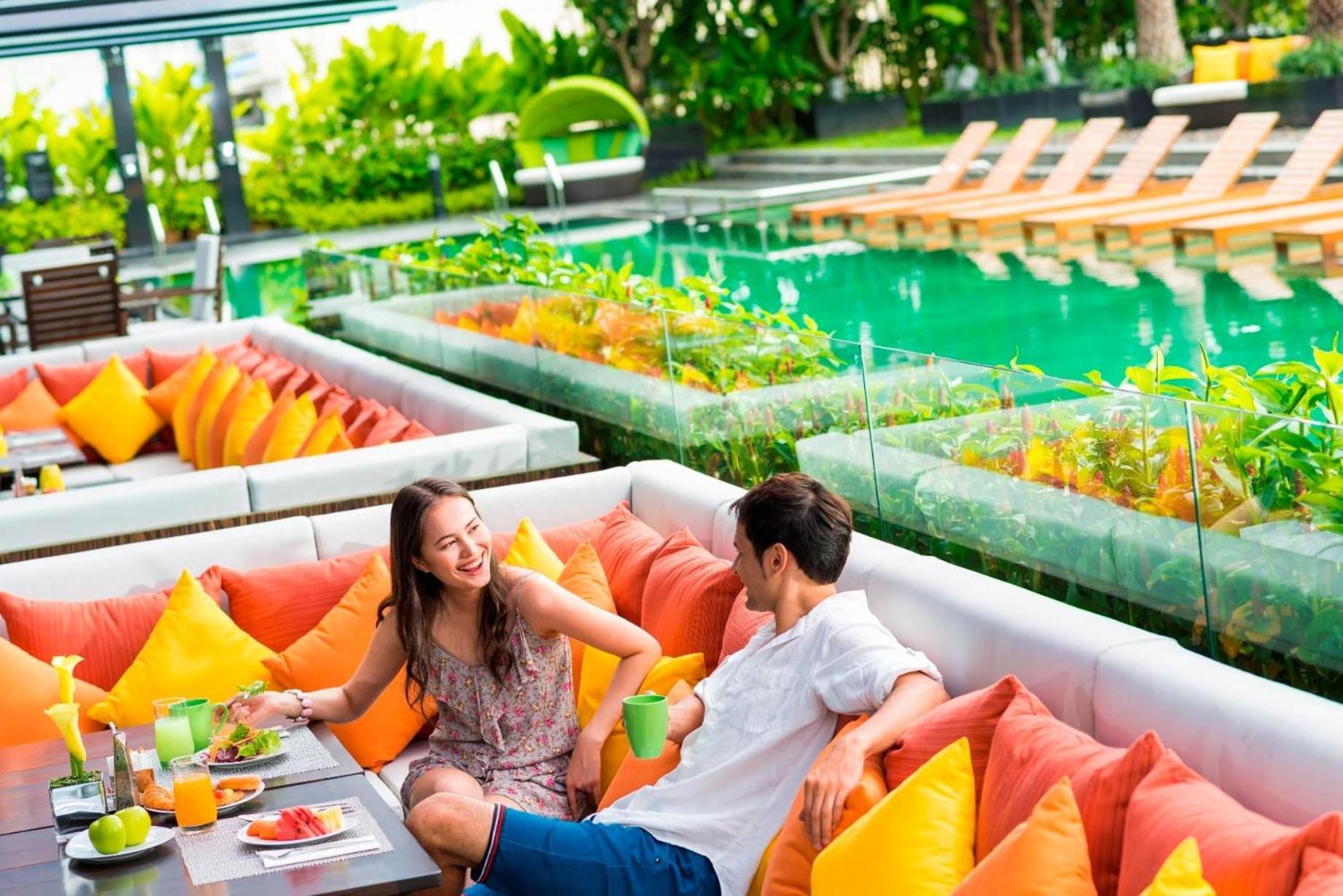 Holiday Inn Bangkok Sukhumvit By Ihg Exterior photo