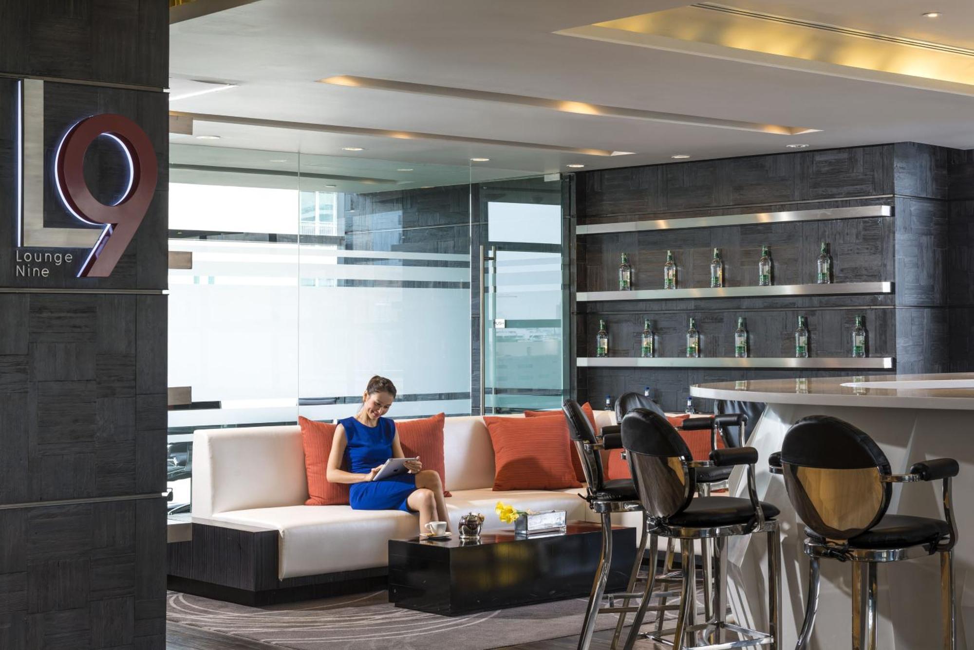 Holiday Inn Bangkok Sukhumvit By Ihg Exterior photo
